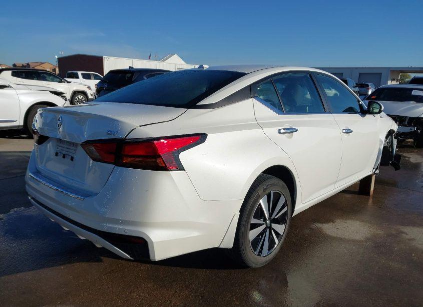 Photo 4 of 2022 Nissan Altima SV FWD (VIN 1N4BL4DV9NN345959)