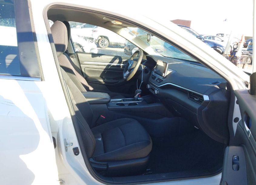 Photo 5 of 2022 Nissan Altima SV FWD (VIN 1N4BL4DV9NN345959)