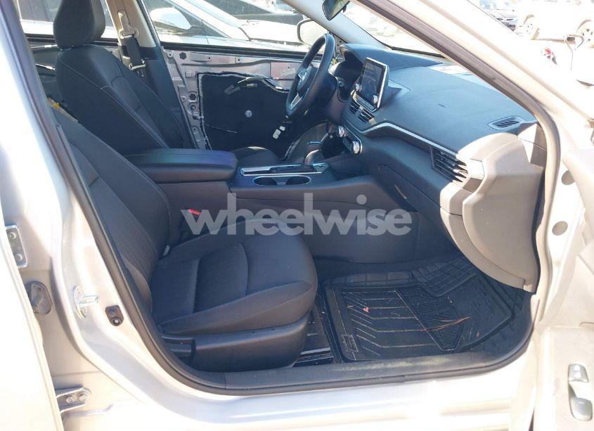 Photo 5 of 2022 Nissan Altima SV FWD (VIN 1N4BL4DV9NN358517)