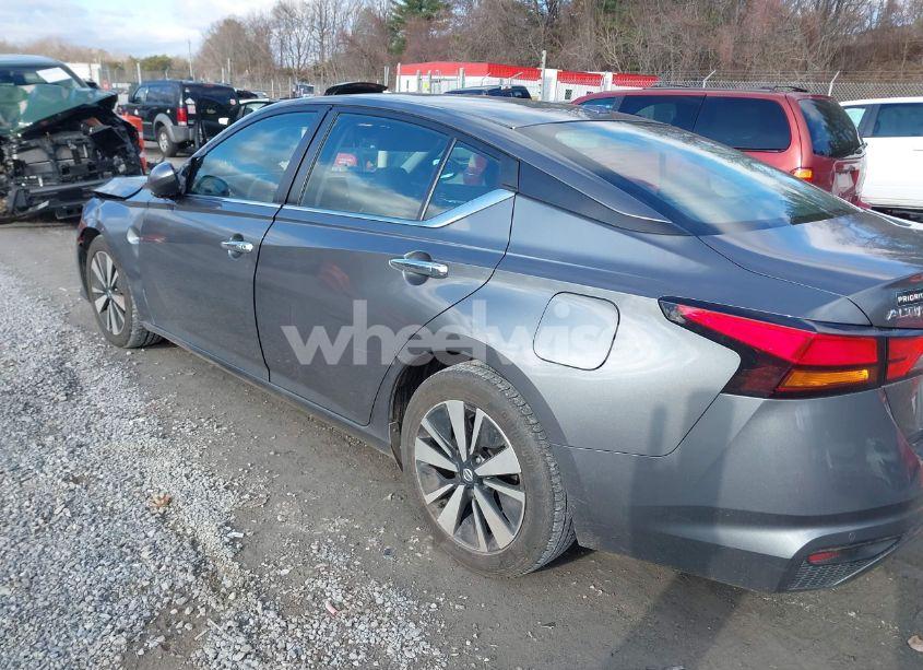 Photo 3 of 2022 Nissan Altima SV FWD (VIN 1N4BL4DV9NN369369)