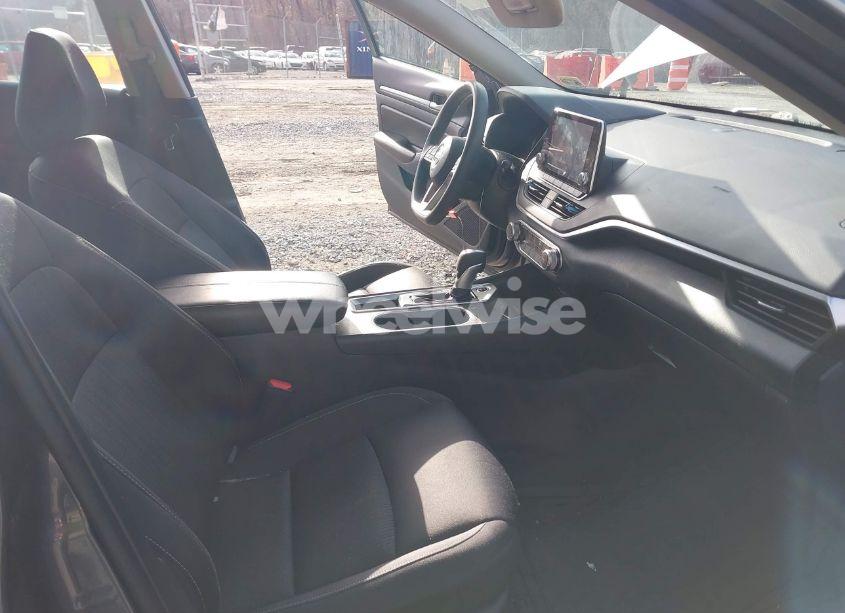 Photo 5 of 2022 Nissan Altima SV FWD (VIN 1N4BL4DV9NN369369)