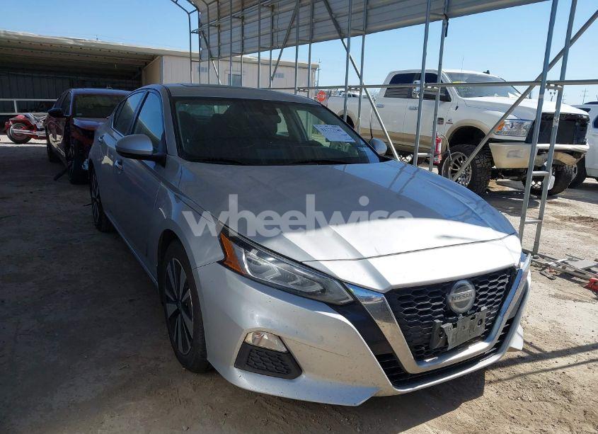2022 Nissan Altima SV FWD (VIN 1N4BL4DV9NN371056) main photo