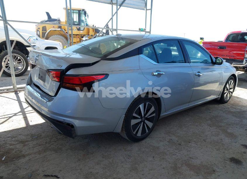 Photo 4 of 2022 Nissan Altima SV FWD (VIN 1N4BL4DV9NN371056)