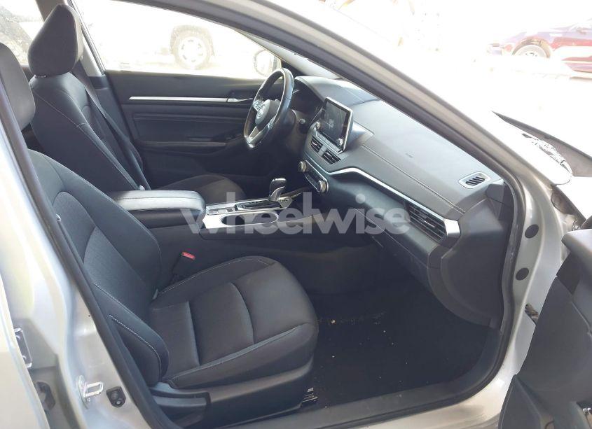 Photo 5 of 2022 Nissan Altima SV FWD (VIN 1N4BL4DV9NN371056)