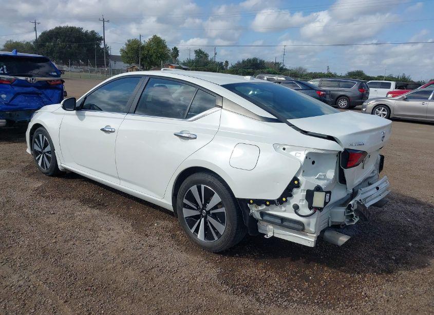 Photo 3 of 2022 Nissan Altima SV FWD (VIN 1N4BL4DV9NN416822)