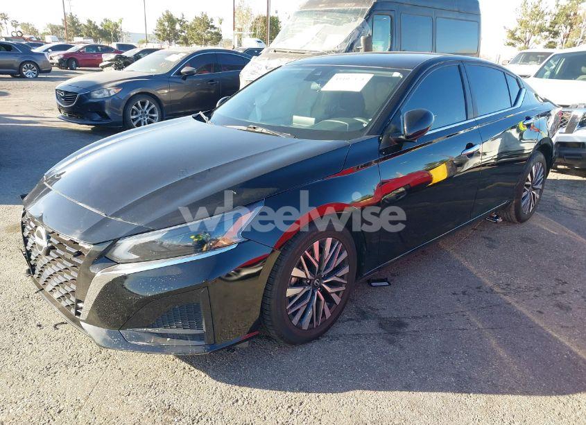 Photo 2 of 2023 Nissan Altima SV FWD (VIN 1N4BL4DV9PN316657)