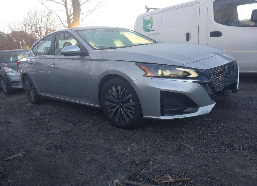 2023 Nissan Altima SV (VIN 1N4BL4DV9PN326606) main photo