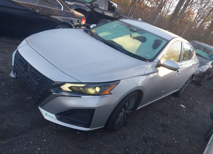 Photo 2 of 2023 Nissan Altima SV (VIN 1N4BL4DV9PN326606)