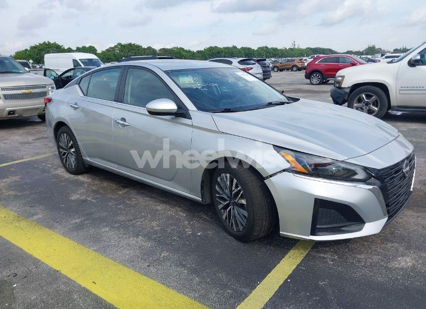 2023 Nissan Altima SV FWD (VIN 1N4BL4DV9PN350405) main photo