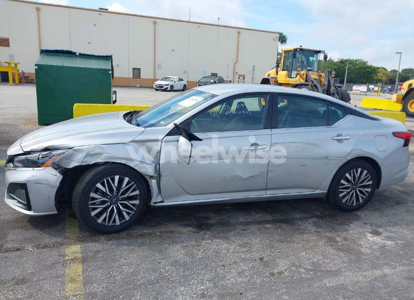 Photo 6 of 2023 Nissan Altima SV FWD (VIN 1N4BL4DV9PN350405)