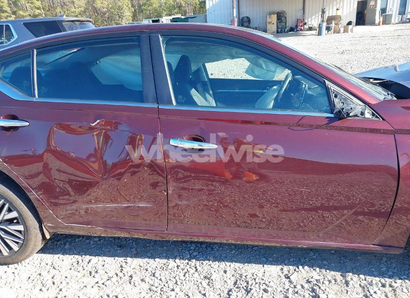 Photo 14 of 2023 Nissan Altima SV FWD (VIN 1N4BL4DV9PN351571)