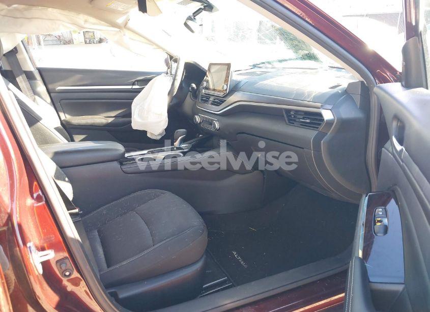 Photo 5 of 2023 Nissan Altima SV FWD (VIN 1N4BL4DV9PN351571)