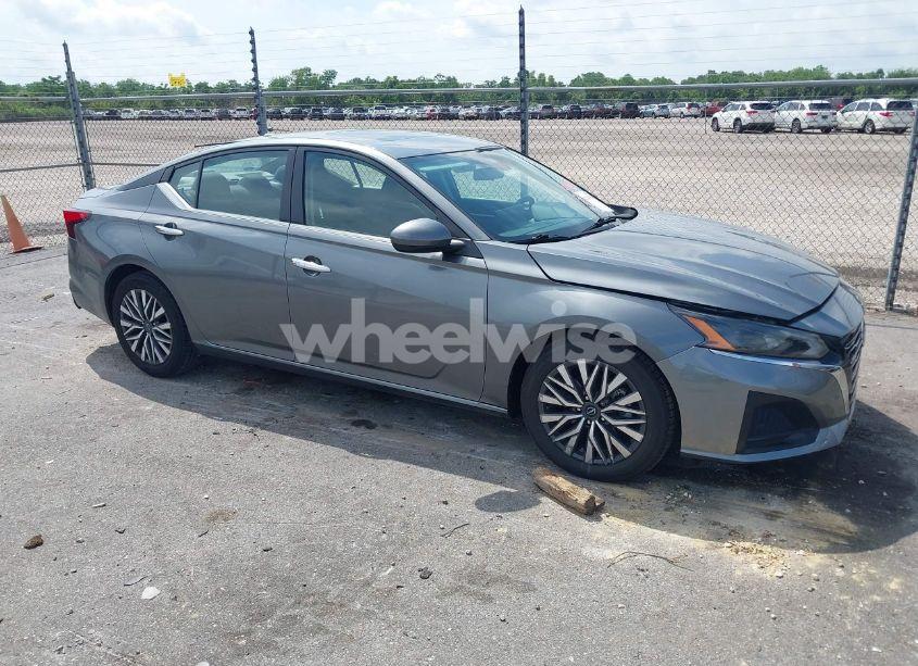 Photo 13 of 2023 Nissan Altima SV FWD (VIN 1N4BL4DV9PN366815)