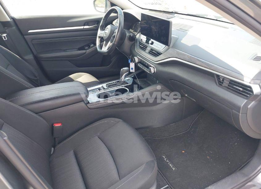 Photo 5 of 2023 Nissan Altima SV FWD (VIN 1N4BL4DV9PN366815)