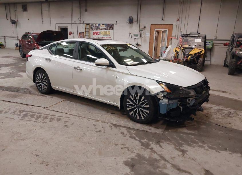 2023 Nissan Altima SV FWD (VIN 1N4BL4DV9PN426379) main photo