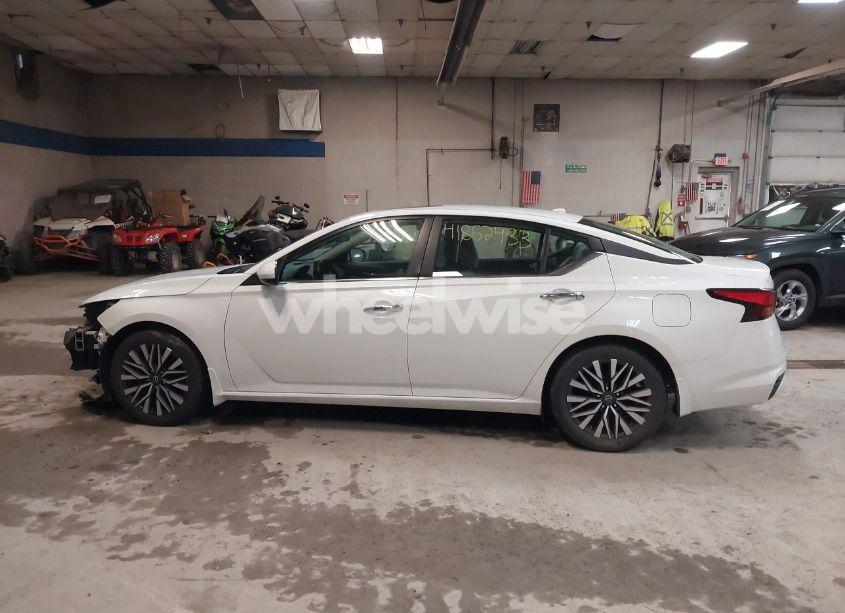 Photo 14 of 2023 Nissan Altima SV FWD (VIN 1N4BL4DV9PN426379)
