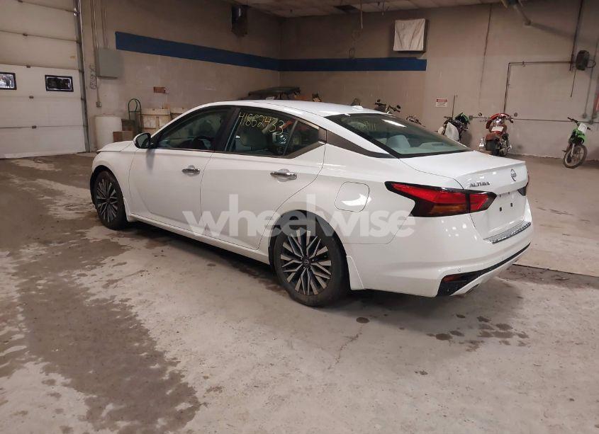 Photo 3 of 2023 Nissan Altima SV FWD (VIN 1N4BL4DV9PN426379)