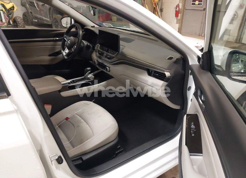 Photo 5 of 2023 Nissan Altima SV FWD (VIN 1N4BL4DV9PN426379)