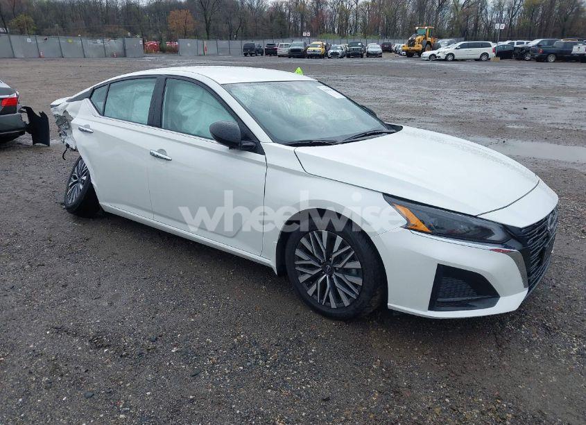 2024 Nissan Altima SV FWD (VIN 1N4BL4DV9RN315978) main photo