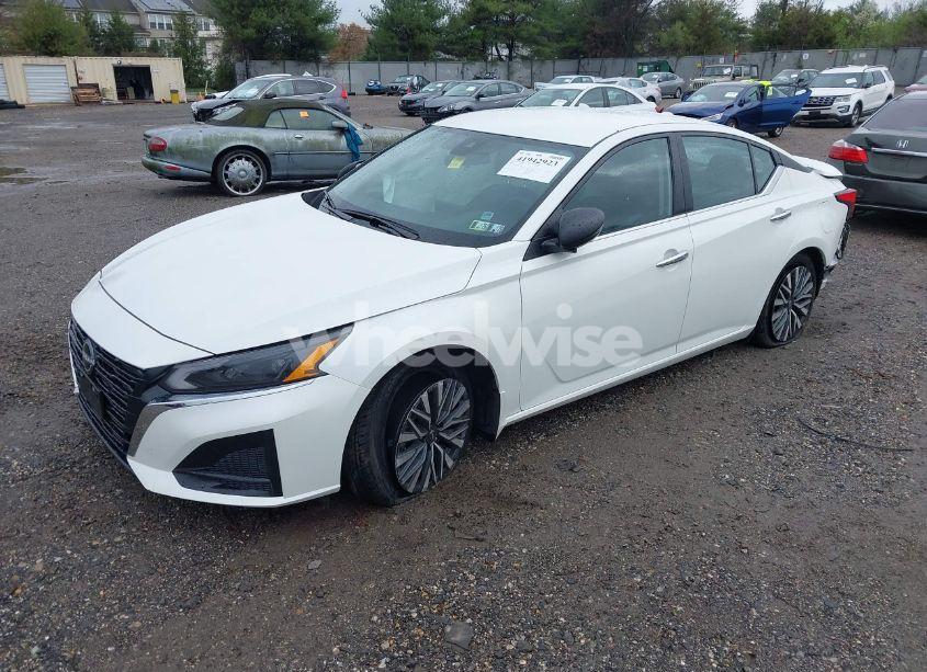 Photo 2 of 2024 Nissan Altima SV FWD (VIN 1N4BL4DV9RN315978)