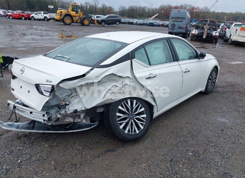 Photo 4 of 2024 Nissan Altima SV FWD (VIN 1N4BL4DV9RN315978)