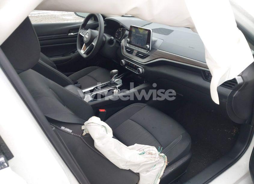 Photo 5 of 2024 Nissan Altima SV FWD (VIN 1N4BL4DV9RN315978)