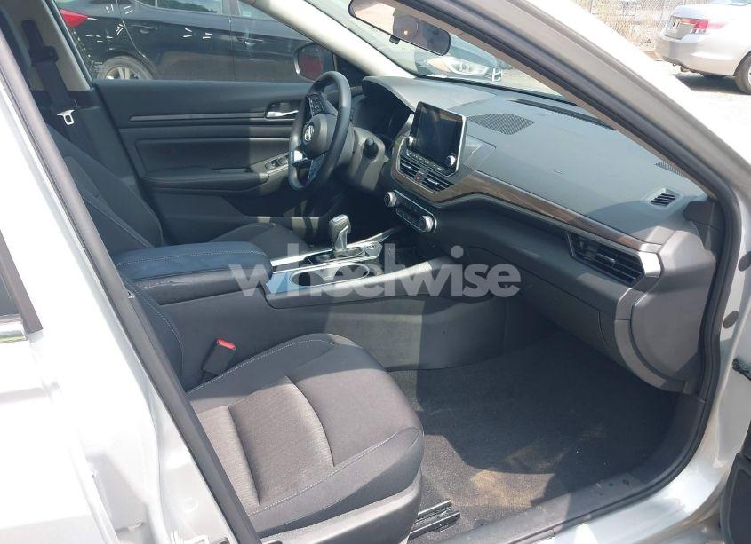 Photo 5 of 2024 Nissan Altima SV FWD (VIN 1N4BL4DV9RN330707)