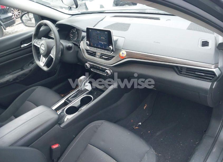 Photo 5 of 2024 Nissan Altima SV FWD (VIN 1N4BL4DV9RN332800)