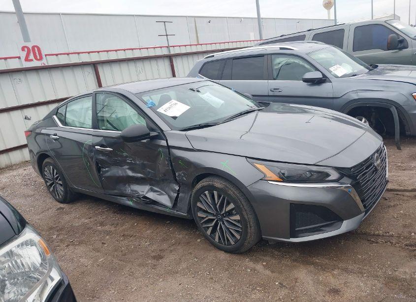 Photo 13 of 2024 Nissan Altima SV FWD (VIN 1N4BL4DV9RN334465)