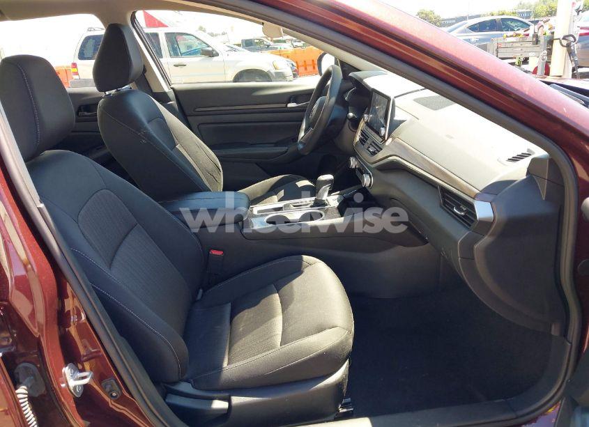 Photo 5 of 2024 Nissan Altima SV FWD (VIN 1N4BL4DV9RN358152)