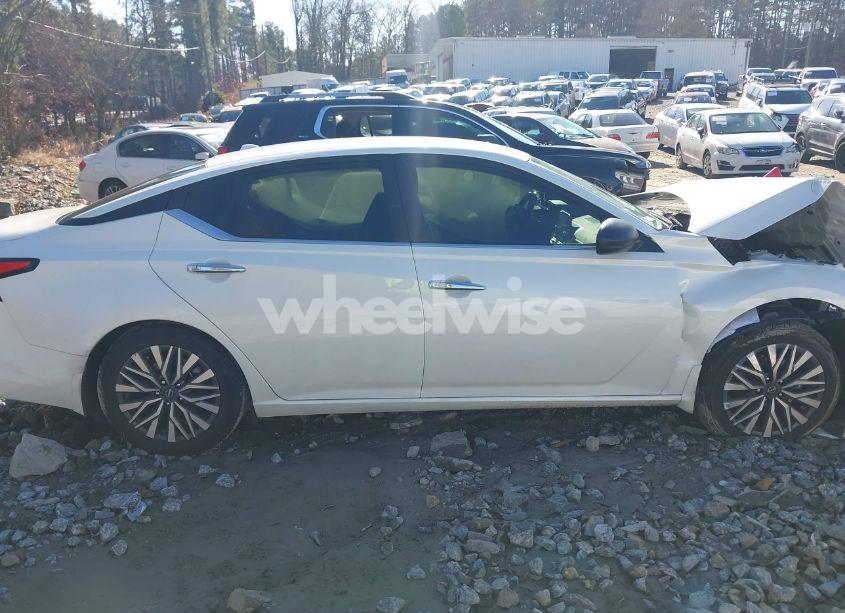 Photo 12 of 2024 Nissan Altima SV FWD (VIN 1N4BL4DV9RN368650)