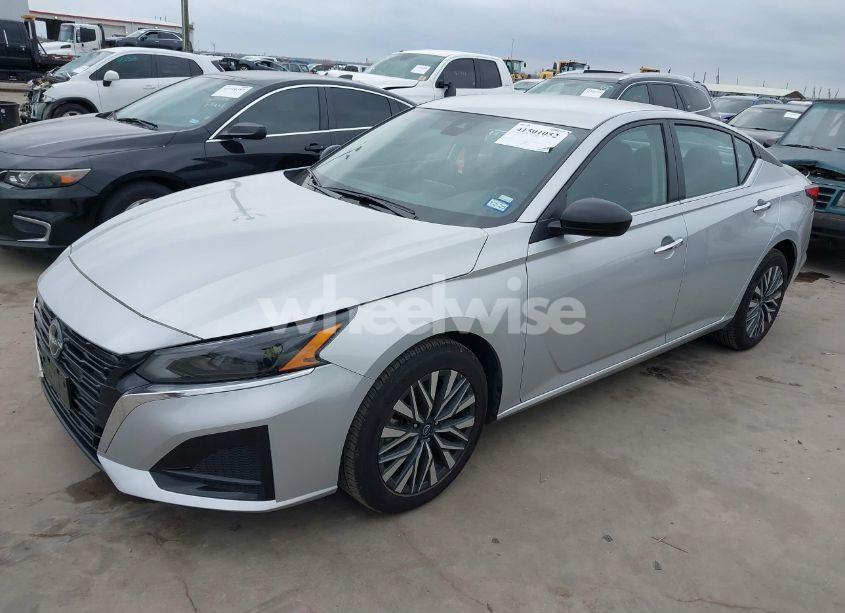 Photo 2 of 2024 Nissan Altima SV FWD (VIN 1N4BL4DV9RN375825)