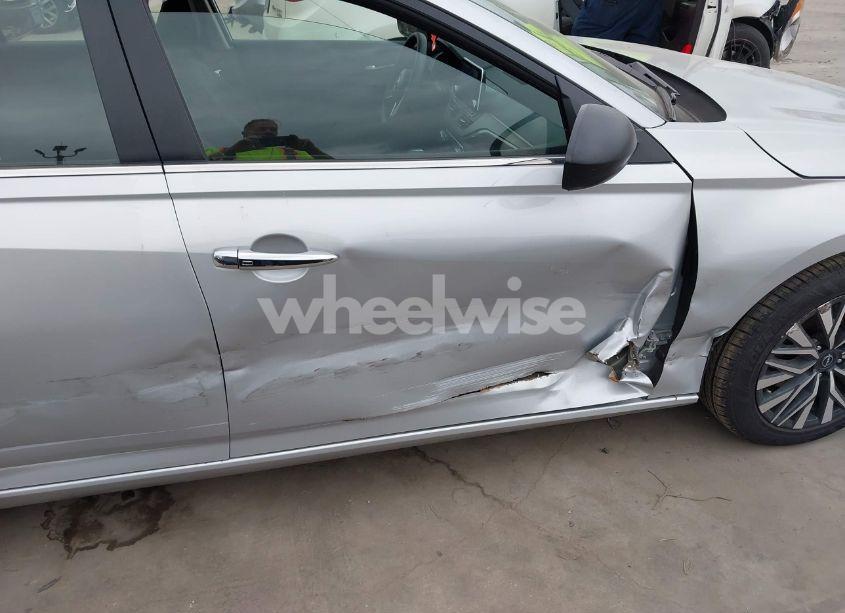 Photo 6 of 2024 Nissan Altima SV FWD (VIN 1N4BL4DV9RN375825)