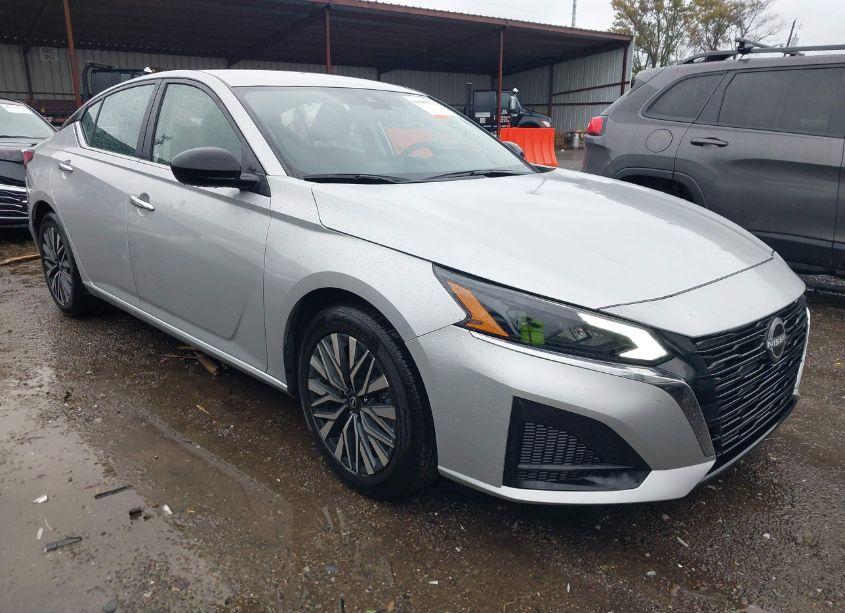 2024 Nissan Altima SV FWD (VIN 1N4BL4DV9RN377137) main photo