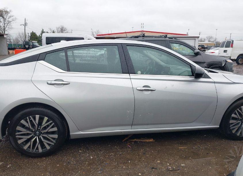 Photo 13 of 2024 Nissan Altima SV FWD (VIN 1N4BL4DV9RN377137)