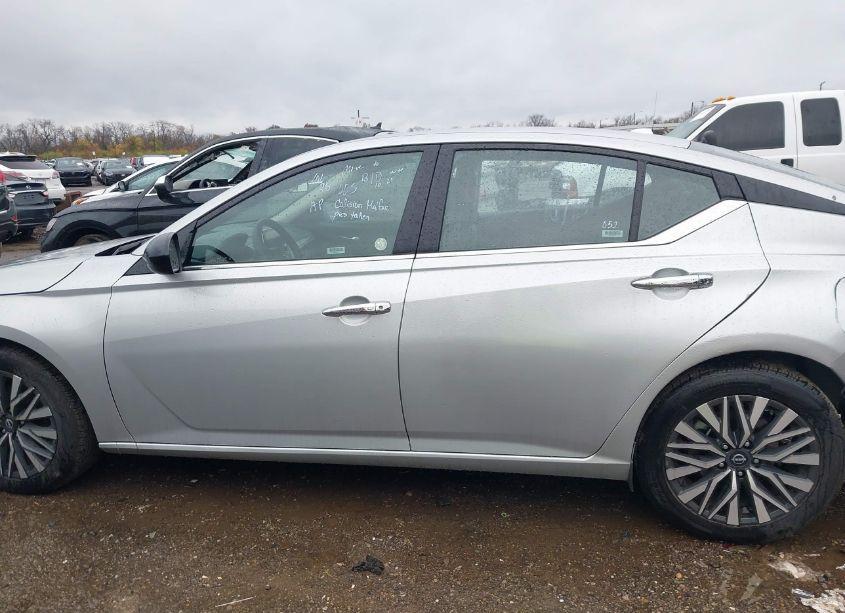 Photo 14 of 2024 Nissan Altima SV FWD (VIN 1N4BL4DV9RN377137)