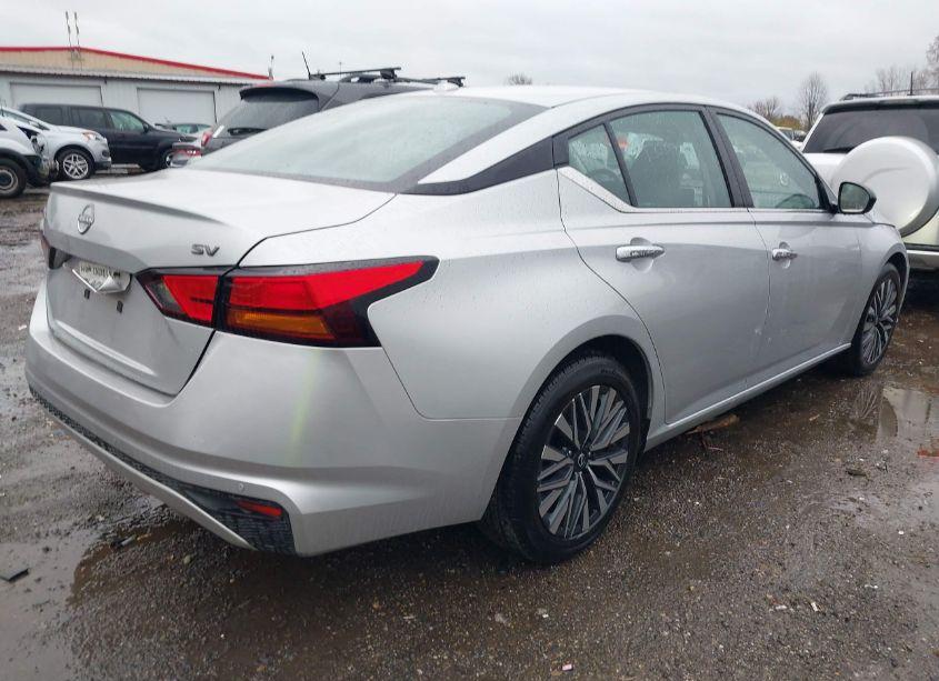 Photo 4 of 2024 Nissan Altima SV FWD (VIN 1N4BL4DV9RN377137)