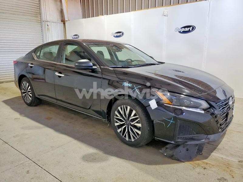 Photo 2 of 2024 NISSAN ALTIMA SV (VIN 1N4BL4DV9RN377784)