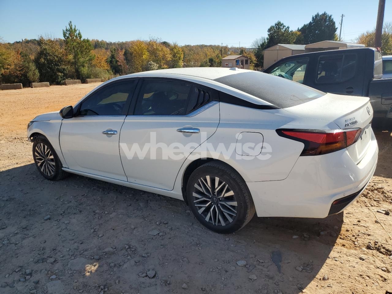 Photo 2 of 2024 NISSAN ALTIMA SV (VIN 1N4BL4DV9RN386629)