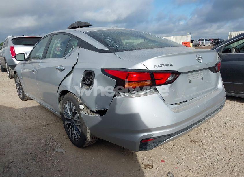 Photo 3 of 2024 Nissan Altima SV FWD (VIN 1N4BL4DV9RN392639)