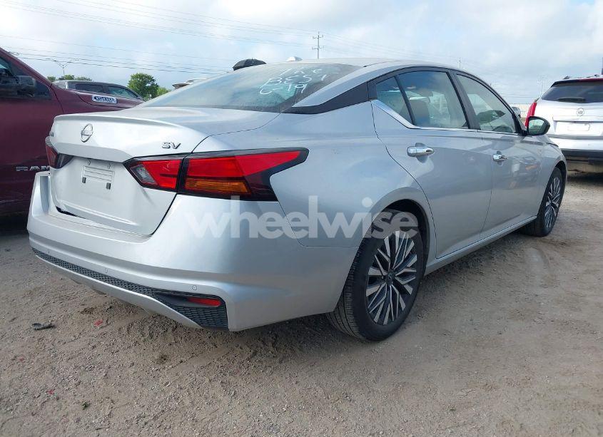 Photo 4 of 2024 Nissan Altima SV FWD (VIN 1N4BL4DV9RN392639)