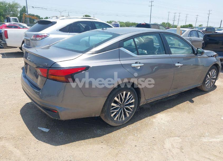 Photo 4 of 2024 Nissan Altima SV FWD (VIN 1N4BL4DV9RN393046)