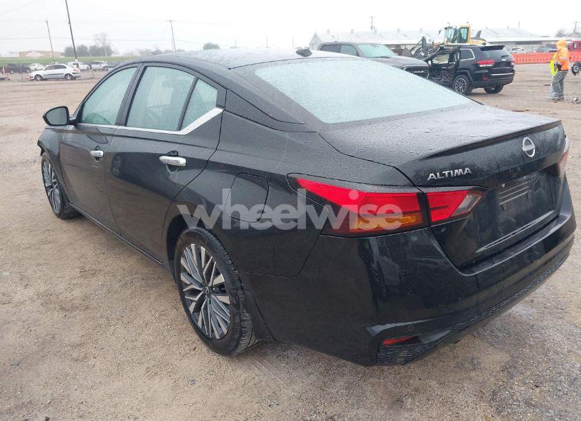 Photo 3 of 2024 Nissan Altima SV FWD (VIN 1N4BL4DV9RN417071)