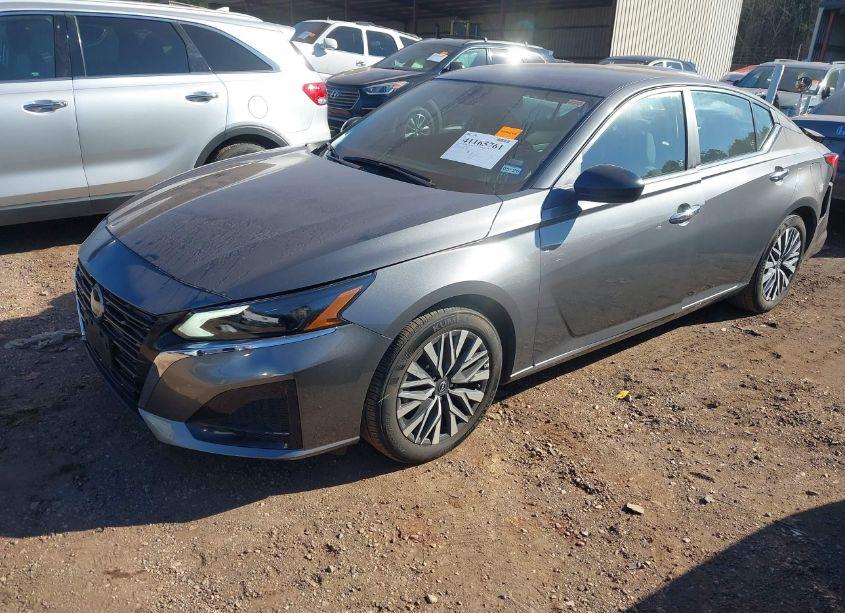 Photo 2 of 2024 Nissan Altima SV FWD (VIN 1N4BL4DV9RN429088)