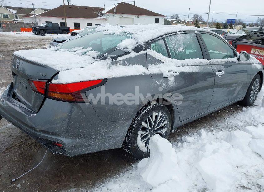 Photo 4 of 2024 Nissan Altima SV FWD (VIN 1N4BL4DV9RN431245)