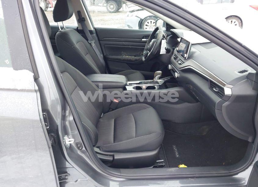 Photo 5 of 2024 Nissan Altima SV FWD (VIN 1N4BL4DV9RN431245)