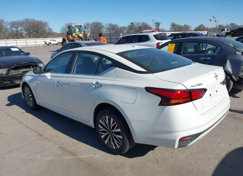 Photo 3 of 2025 Nissan Altima SV FWD (VIN 1N4BL4DV9SN308468)