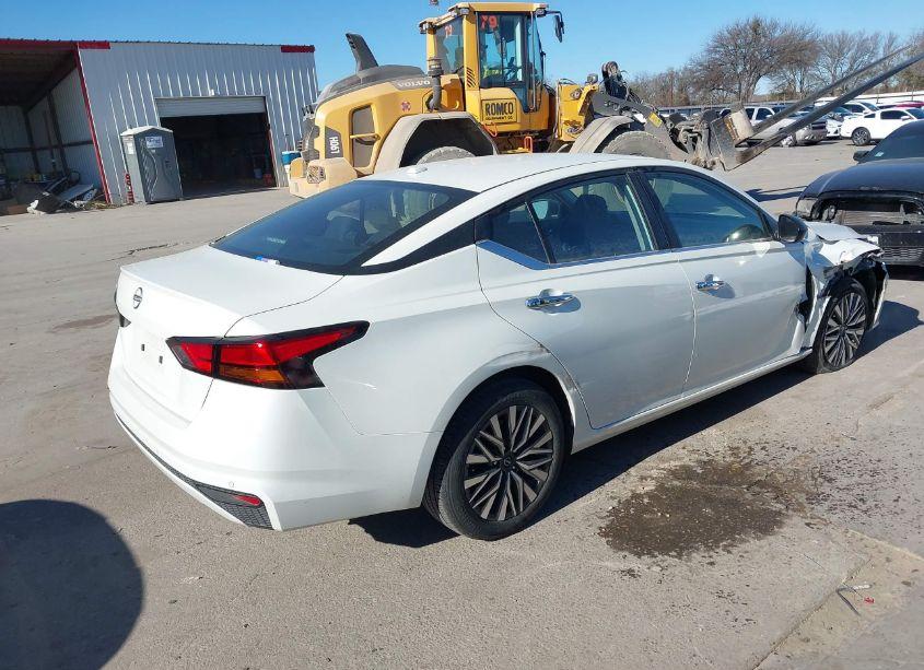 Photo 4 of 2025 Nissan Altima SV FWD (VIN 1N4BL4DV9SN308468)