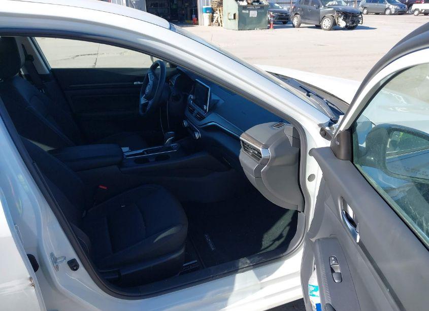 Photo 5 of 2025 Nissan Altima SV FWD (VIN 1N4BL4DV9SN308468)