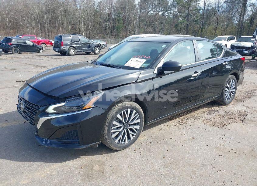 Photo 2 of 2025 Nissan Altima SV FWD (VIN 1N4BL4DV9SN315307)